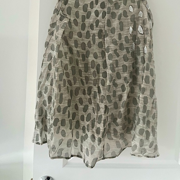 Transit.. made in Italy. Sleeveless grey/silver blouse - Picture 2 of 3